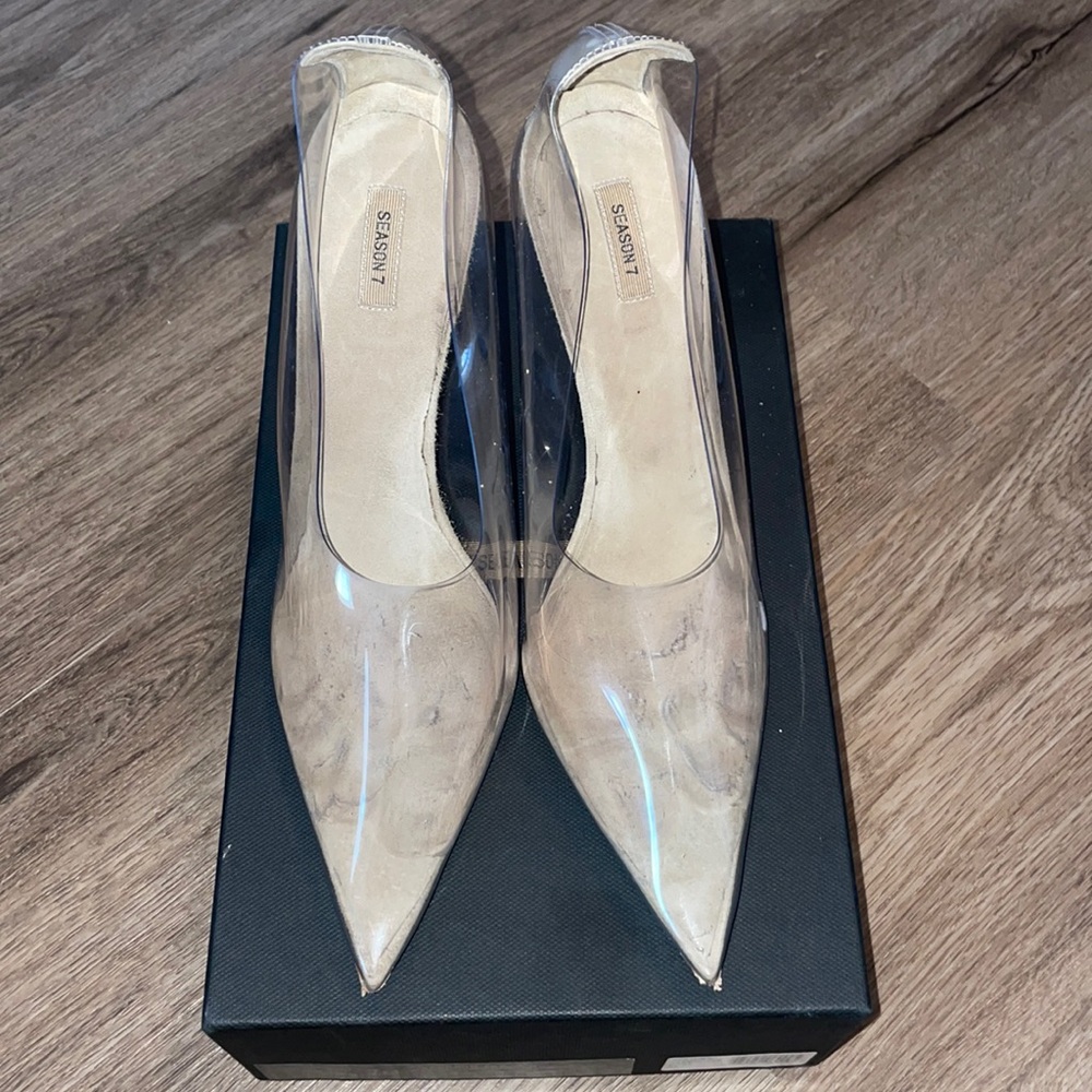 Clear Yeezy pump’s